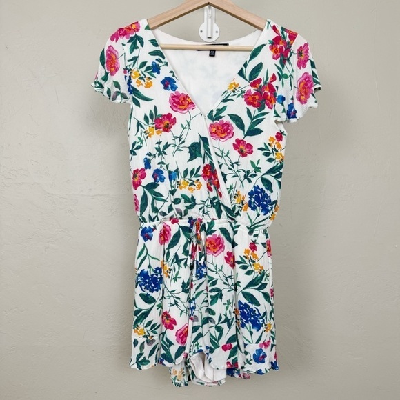 One Clothing Floral Romper - Picture 1 of 6